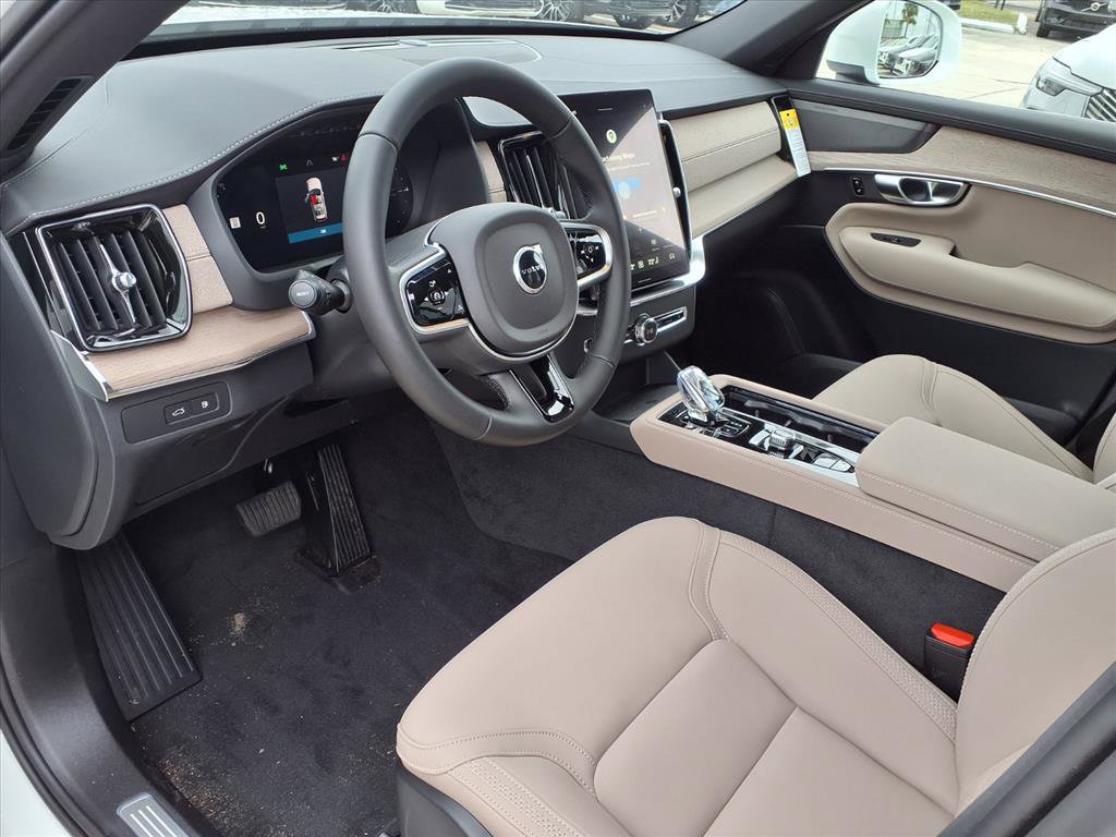 New 2026 Volvo XC90 T8 Plus w/ Protection Package Premier image 12
