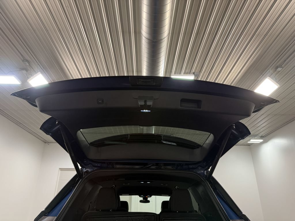 Used 2023 Chevrolet Traverse LT w/ LPO, Floor Liner Package AWD/4WD image 74