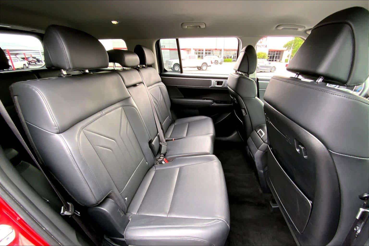 Used 2025 Hyundai Santa Fe SEL FWD image 20