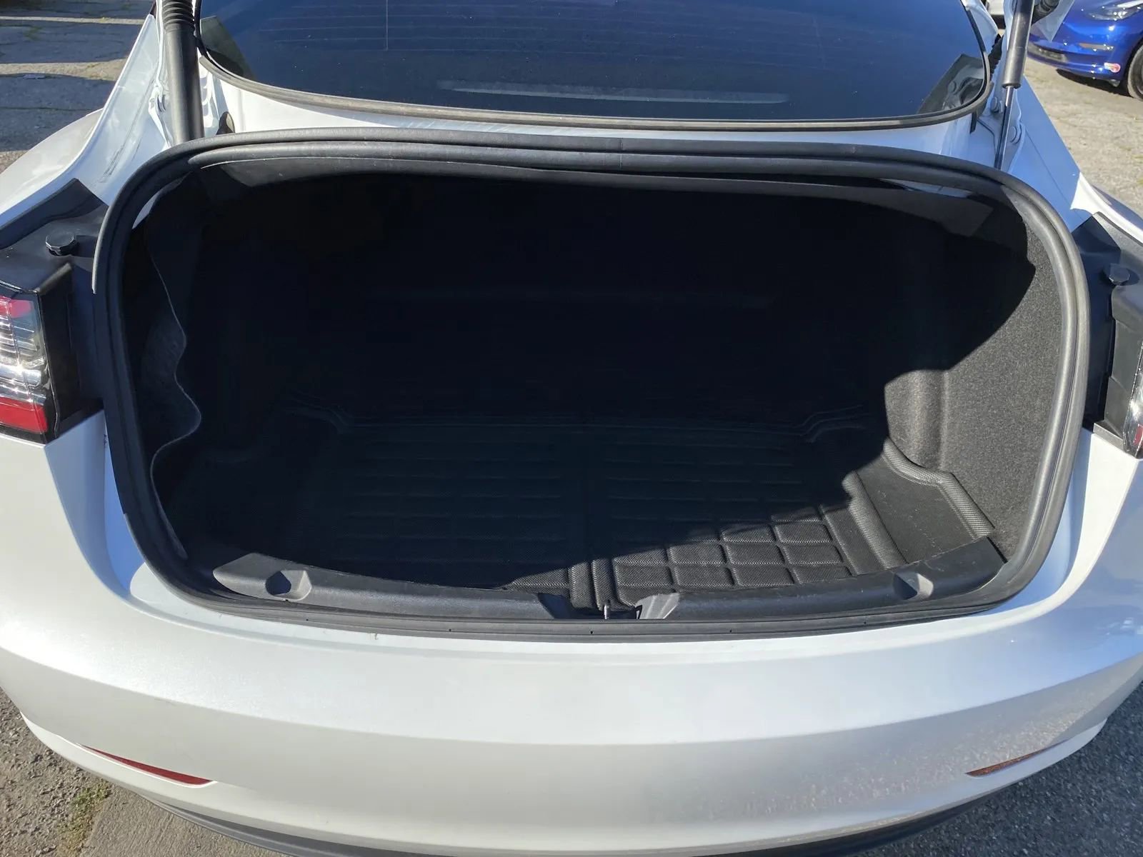 Used 2023 Tesla Model 3 Standard Range RWD image 8
