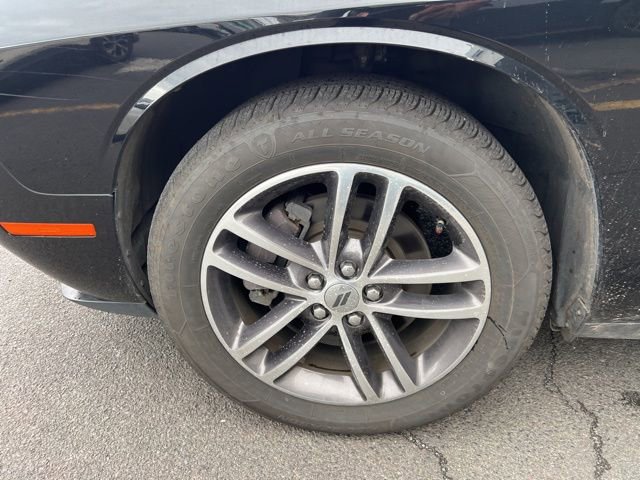 Used 2019 Dodge Challenger SXT AWD/4WD image 4