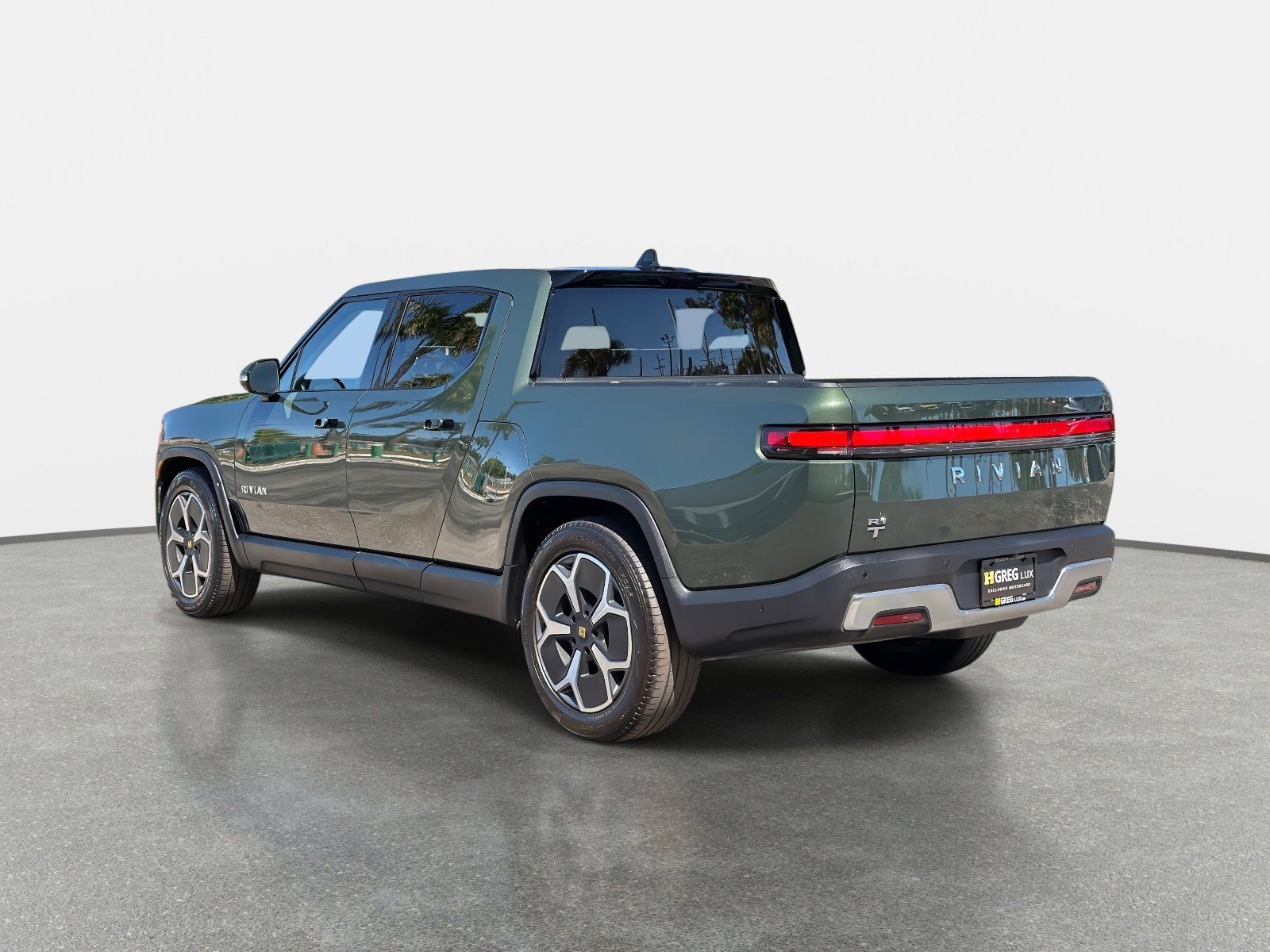 Used 2024 Rivian R1T Adventure image 5