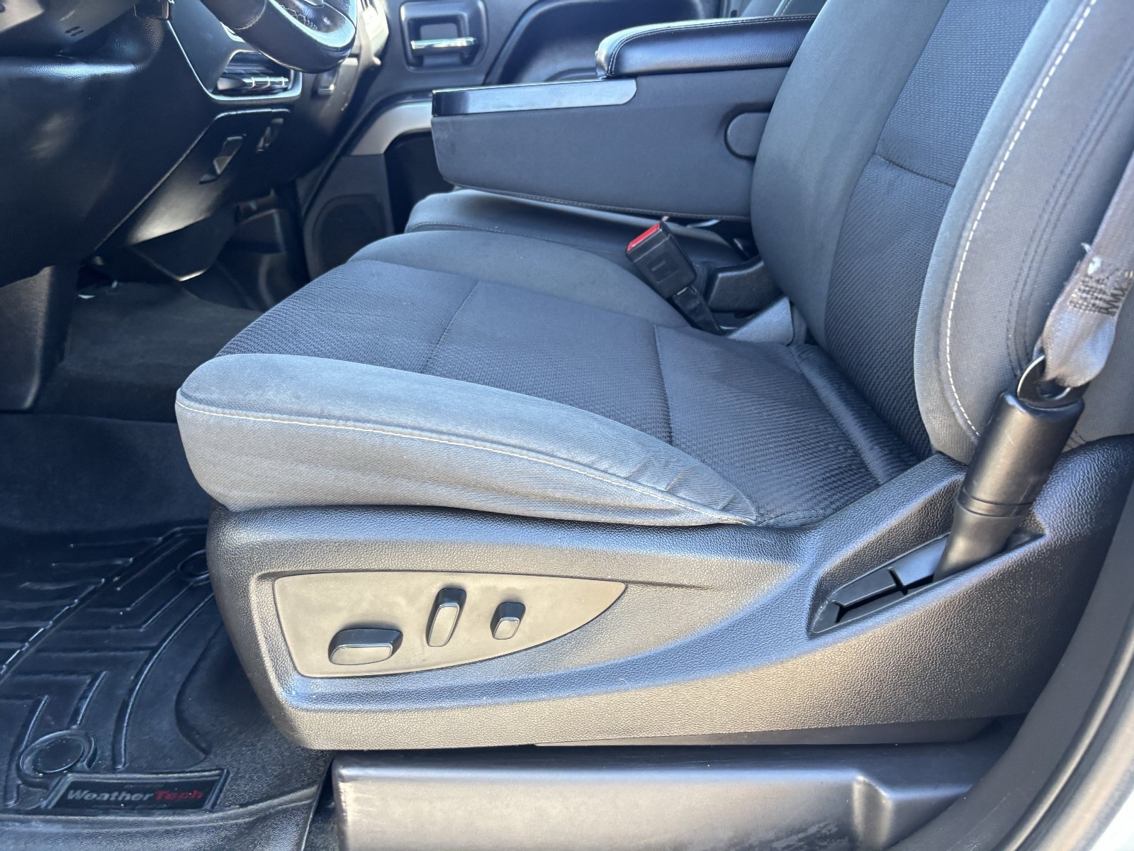 Used 2015 Chevrolet Silverado 1500 LT AWD/4WD image 21