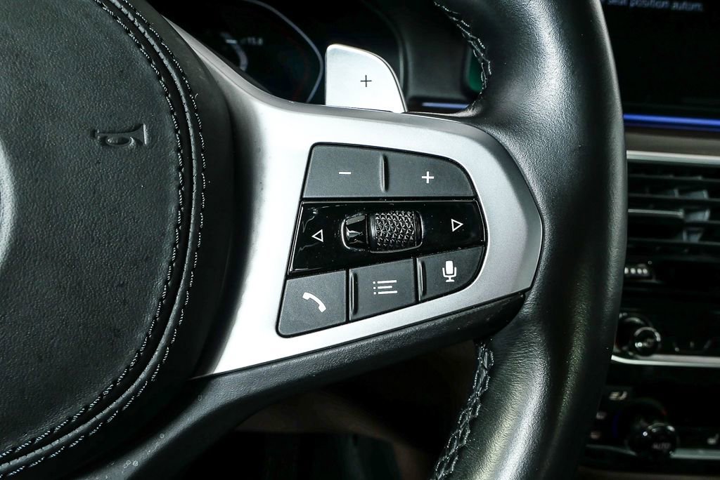 Used 2021 BMW M550i xDrive w/ Executive Package image 12
