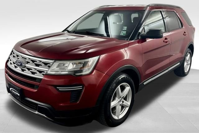 Used 2019 Ford Explorer XLT image 4