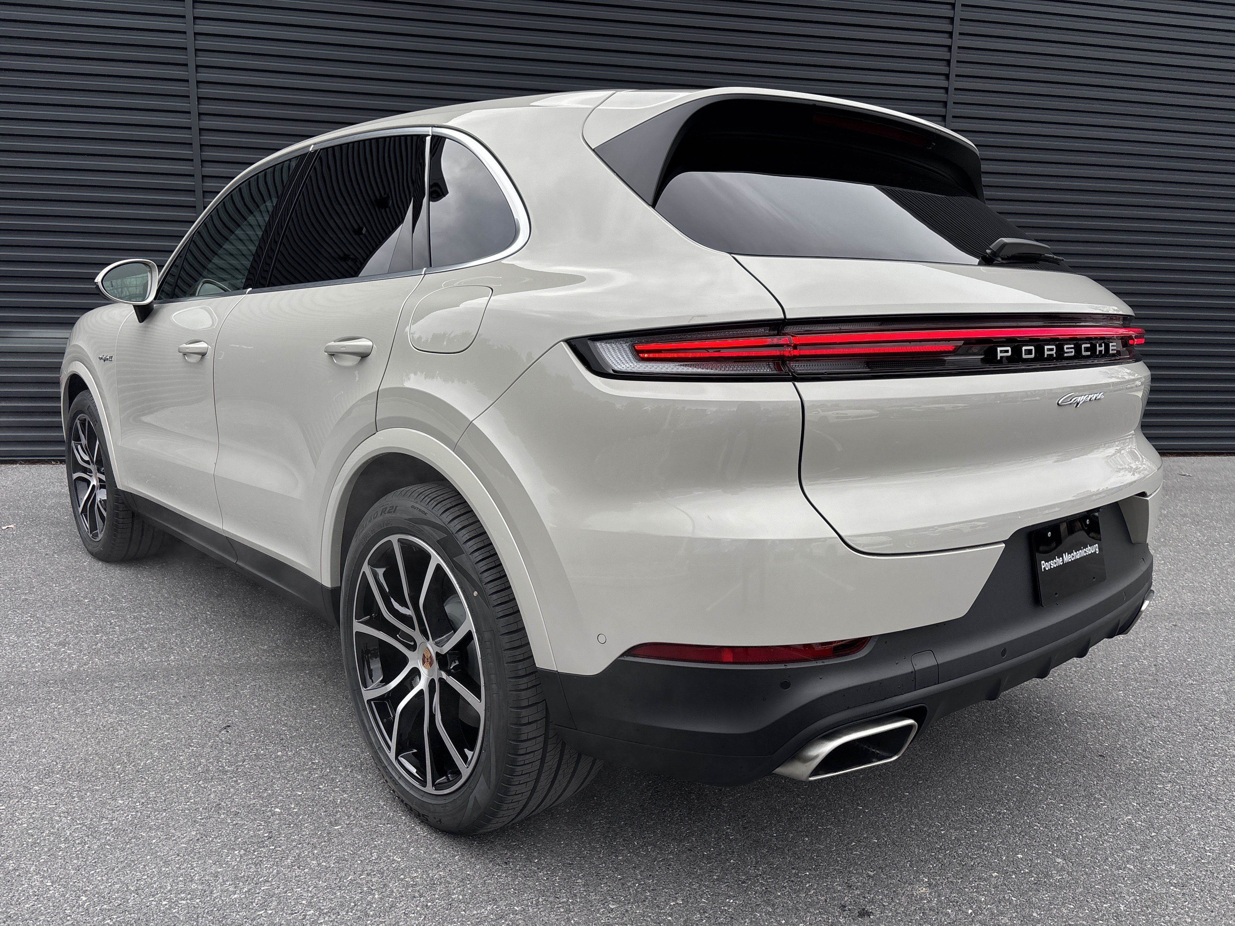 New 2026 Porsche Cayenne E-Hybrid AWD/4WD image 3