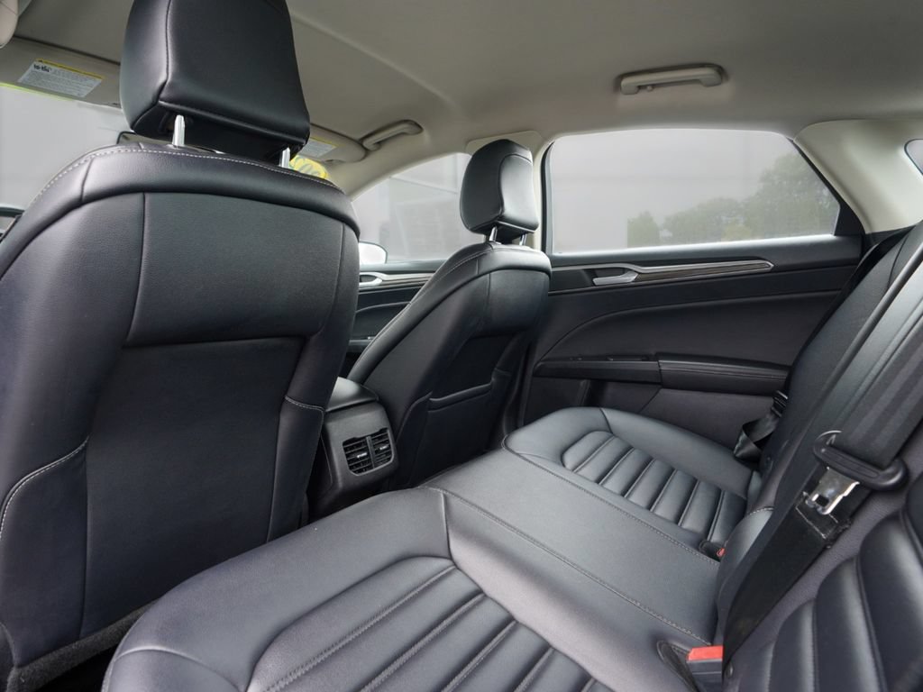 Used 2020 Ford Fusion SEL FWD image 20