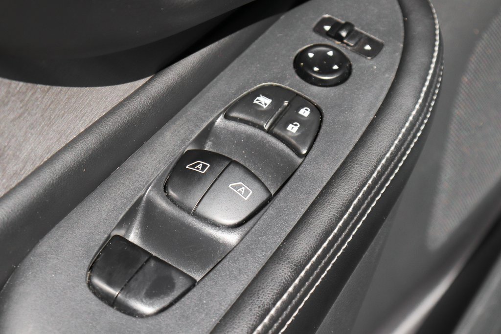 Used 2023 Nissan Murano SV w/ SV Midnight Edition Package image 17