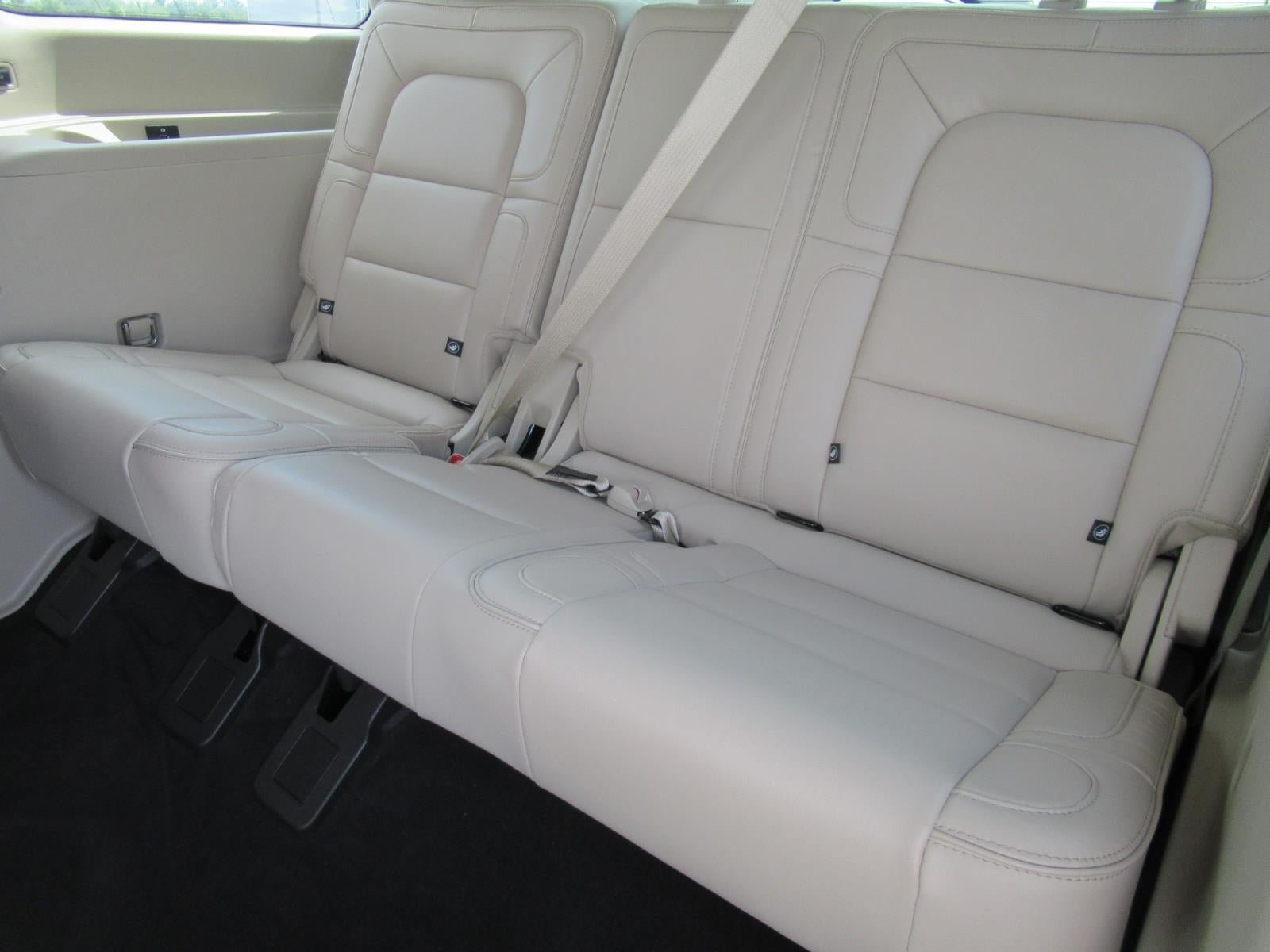 Used 2019 Lincoln Navigator Reserve AWD/4WD image 38