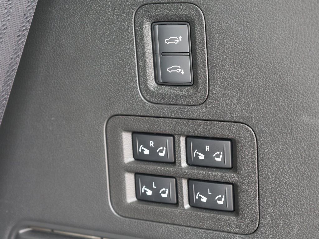 Certified 2025 INFINITI QX80 Luxe image 9