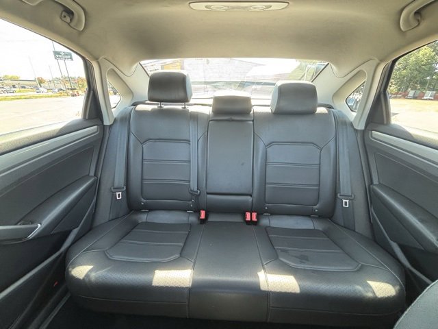 Used 2021 Volkswagen Passat 2.0T SE image 17