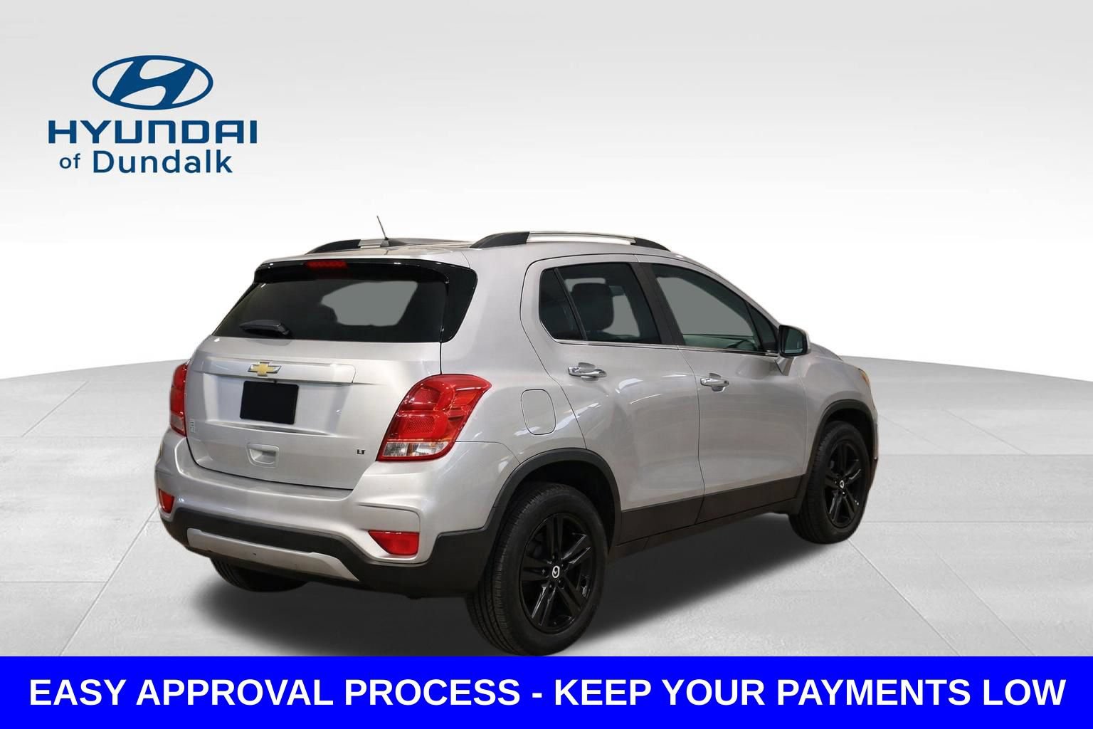 Used 2018 Chevrolet Trax LT w/ LT Convenience Package FWD image 2