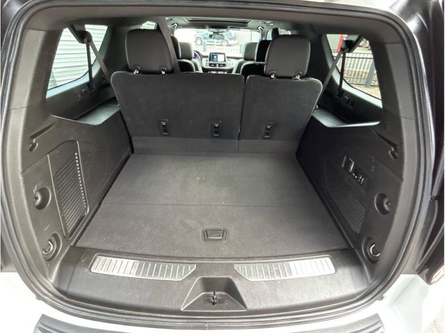 Used 2023 Chevrolet Suburban RST w/ Luxury Package image 29