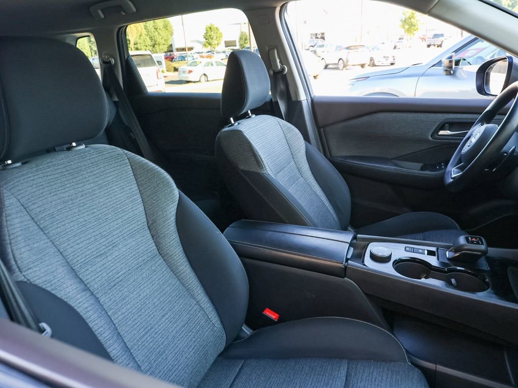 Used 2023 Nissan Rogue SV image 26