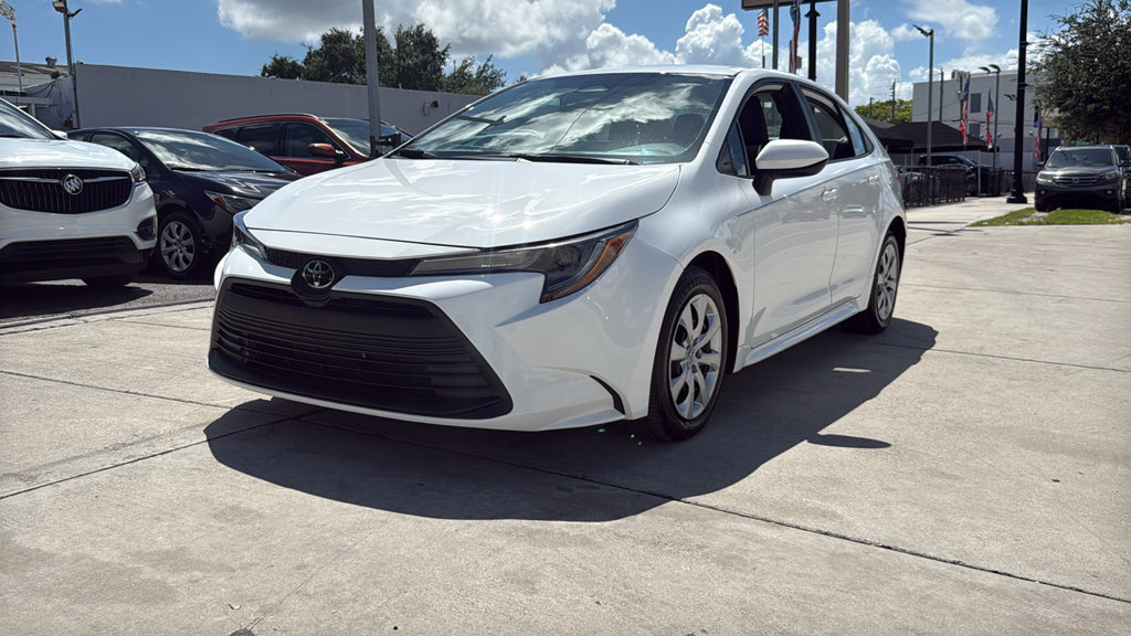 Used 2023 Toyota Corolla LE FWD image 10