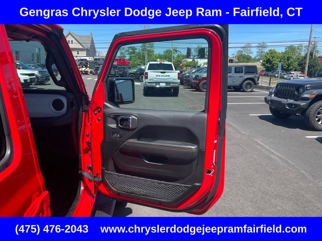 Certified 2025 Jeep Wrangler Unlimited Sahara AWD/4WD image 12