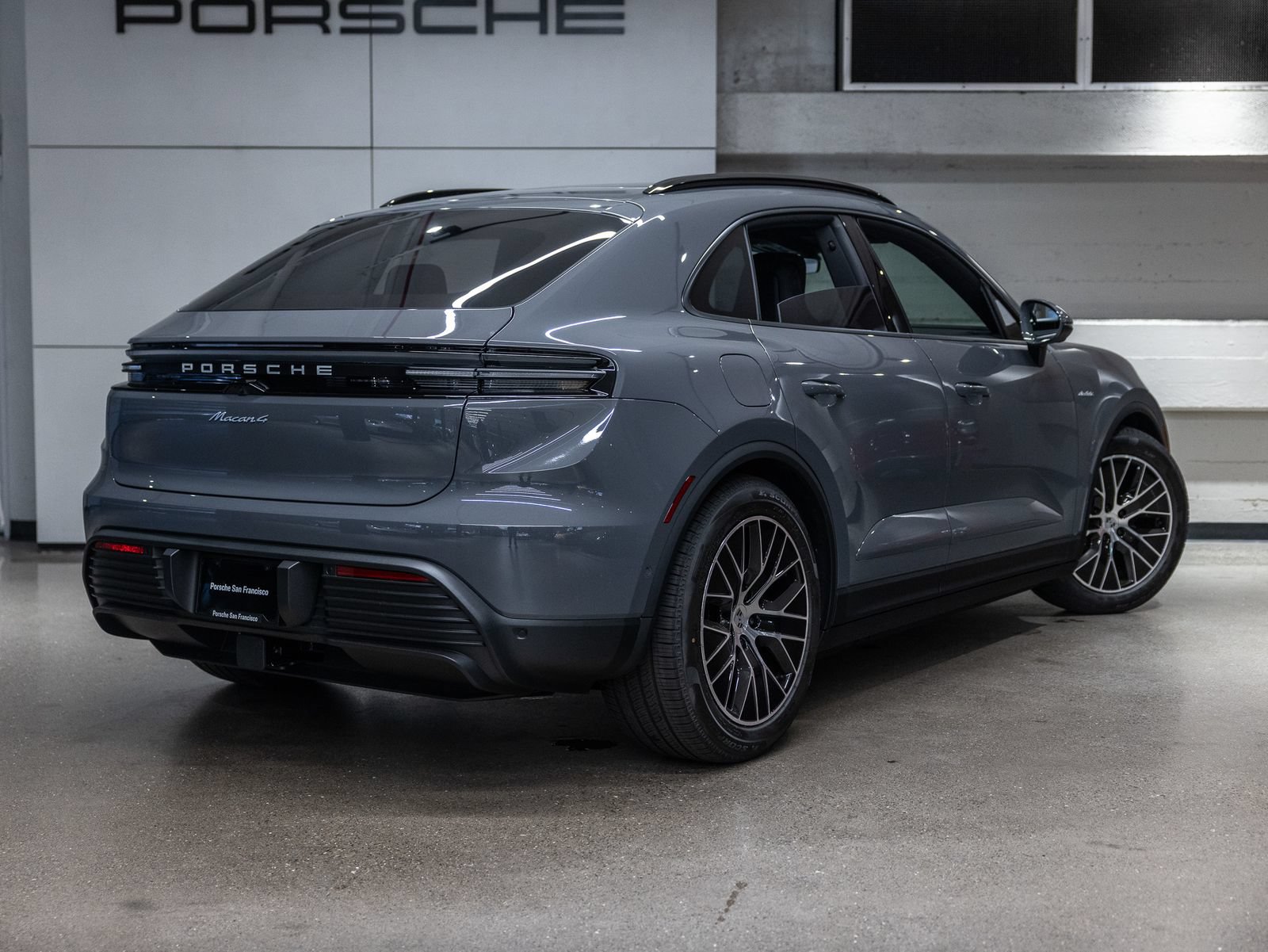 New 2026 Porsche Macan 4 Electric AWD/4WD image 8