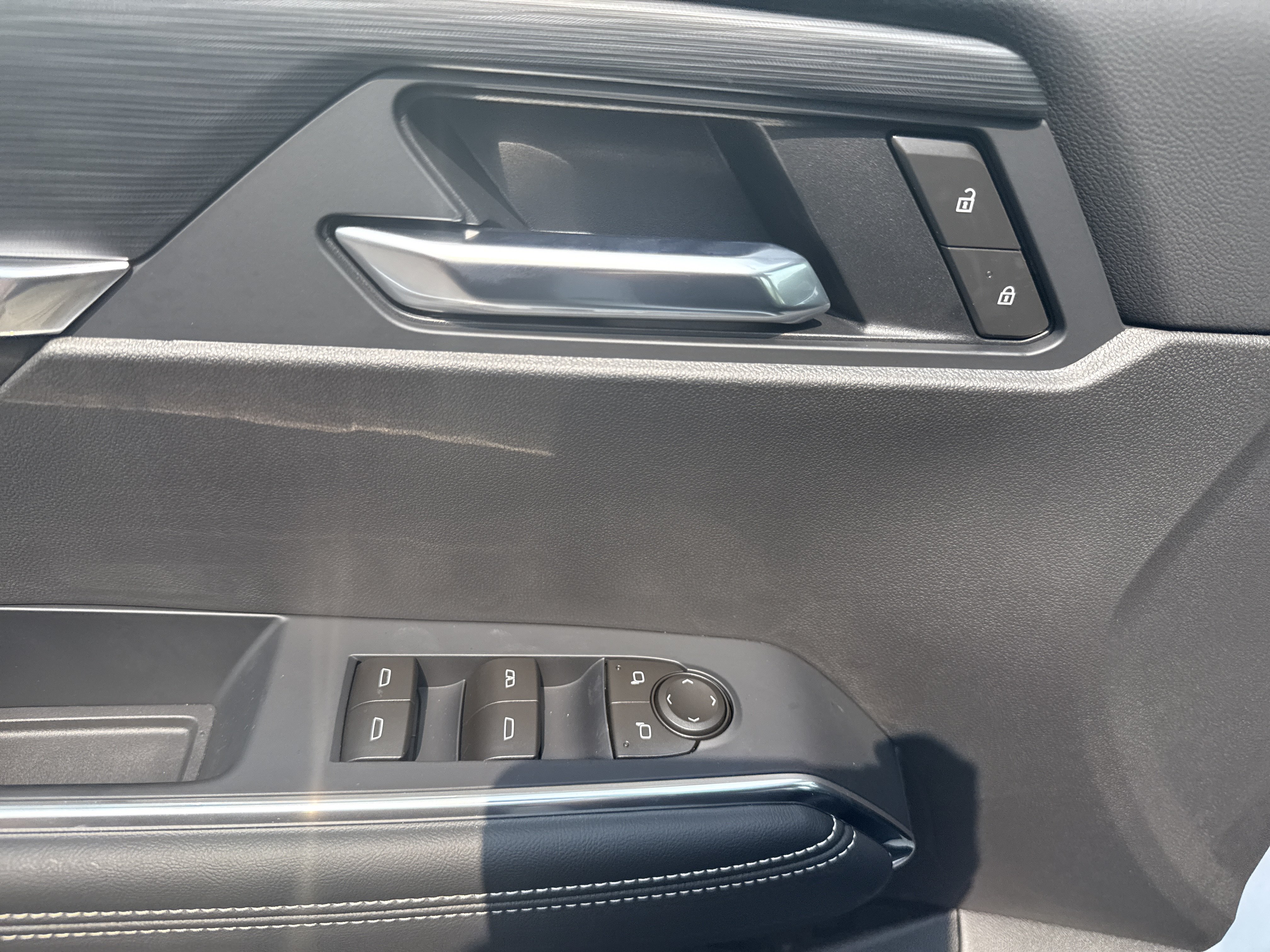 New 2027 GMC Acadia Elevation w/ Black Edition AWD/4WD image 16