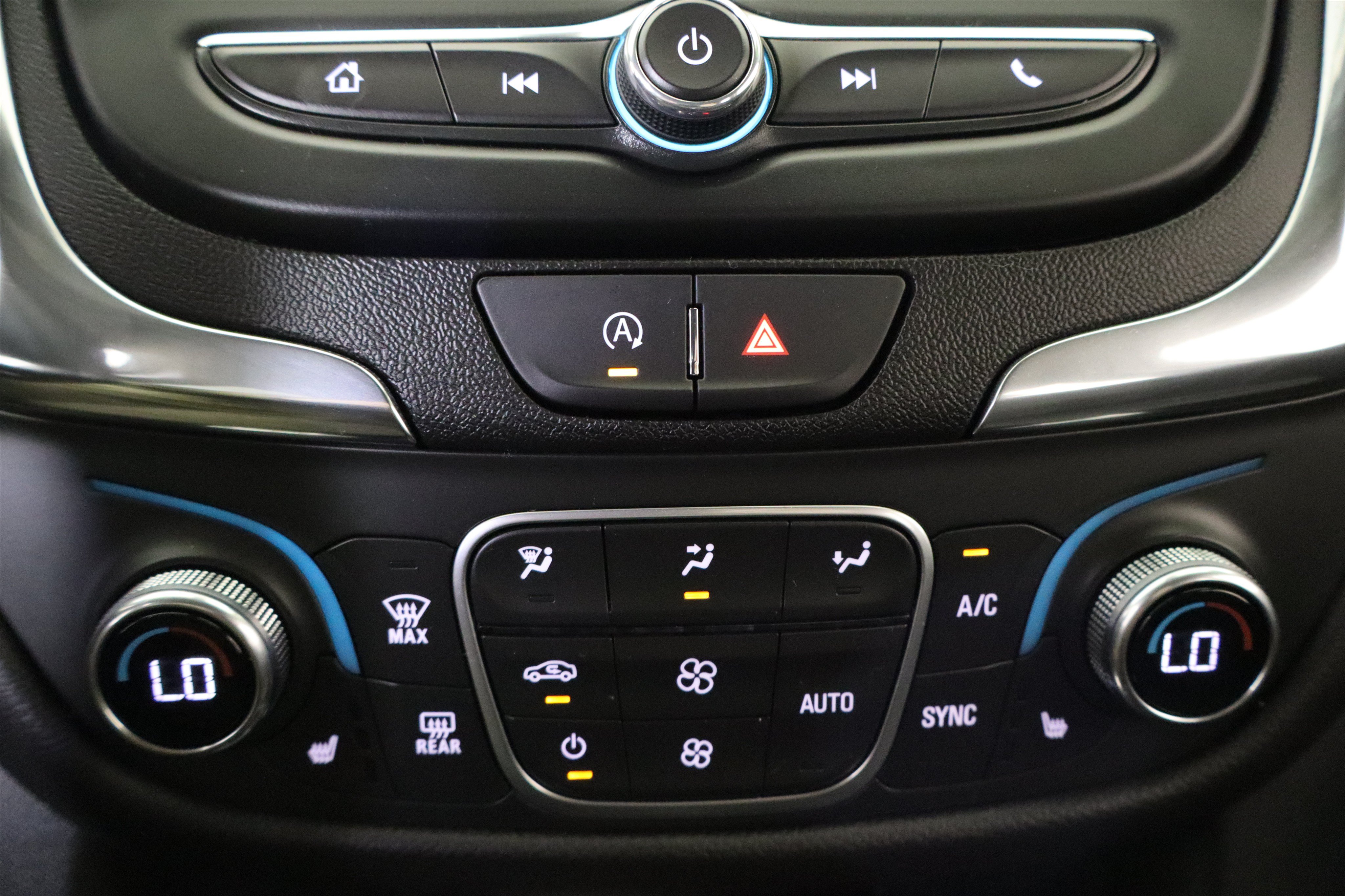 Used 2024 Chevrolet Equinox LT w/ LPO, Floor Liner Package FWD image 28