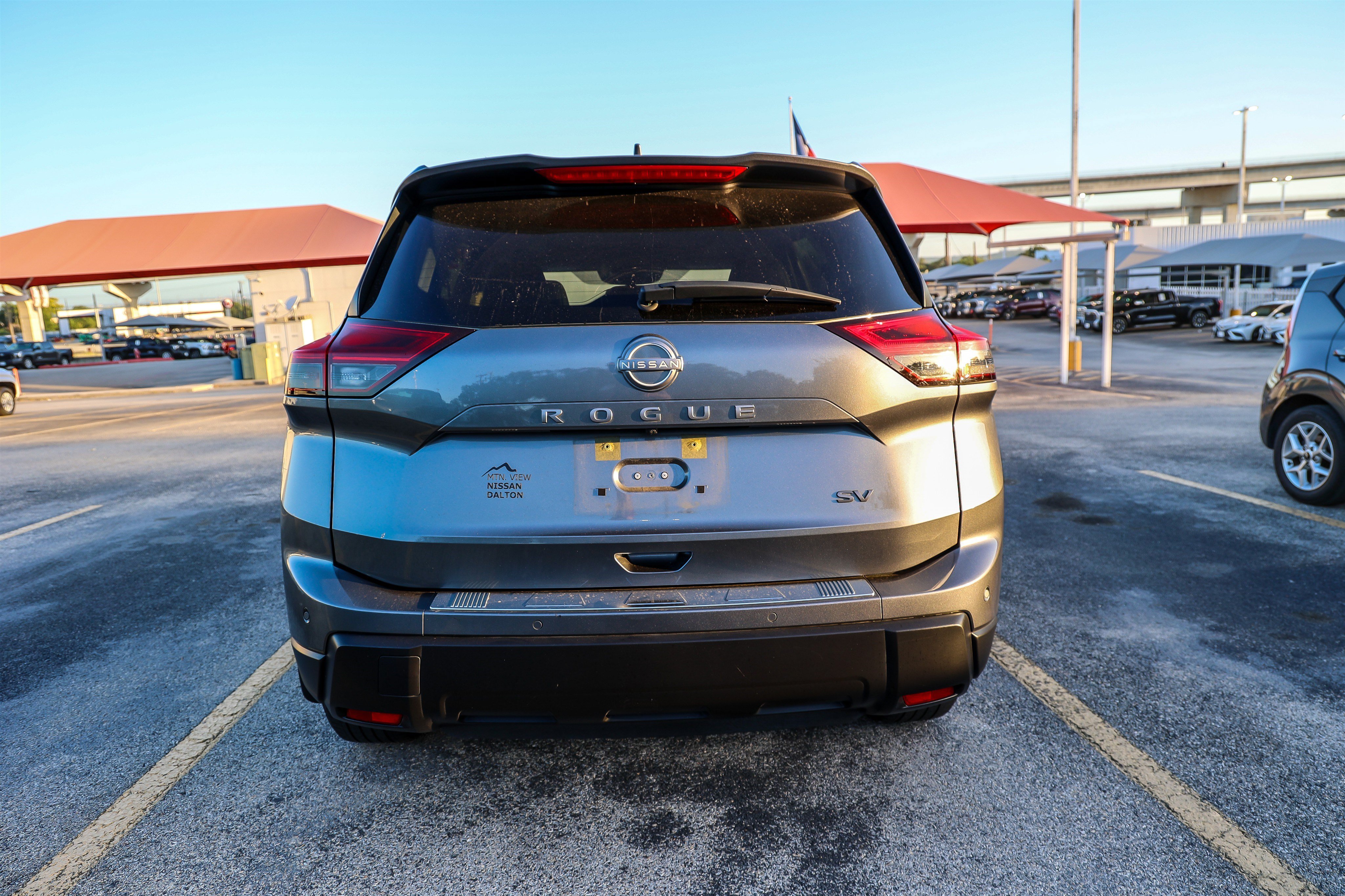 Used 2024 Nissan Rogue SV w/ SV Premium Package FWD image 9