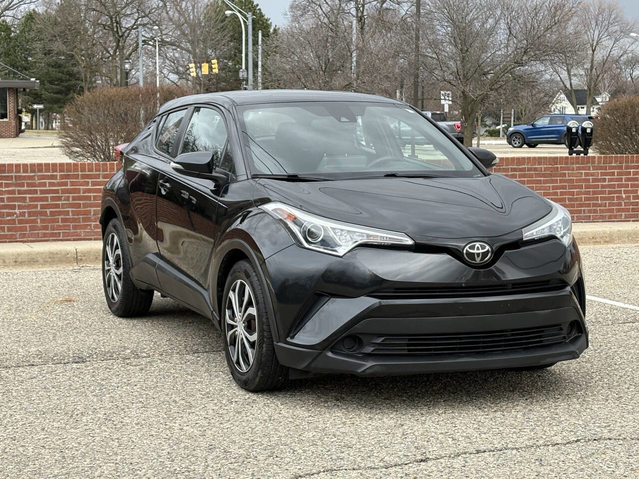 Used 2019 Toyota C-HR LE image 7