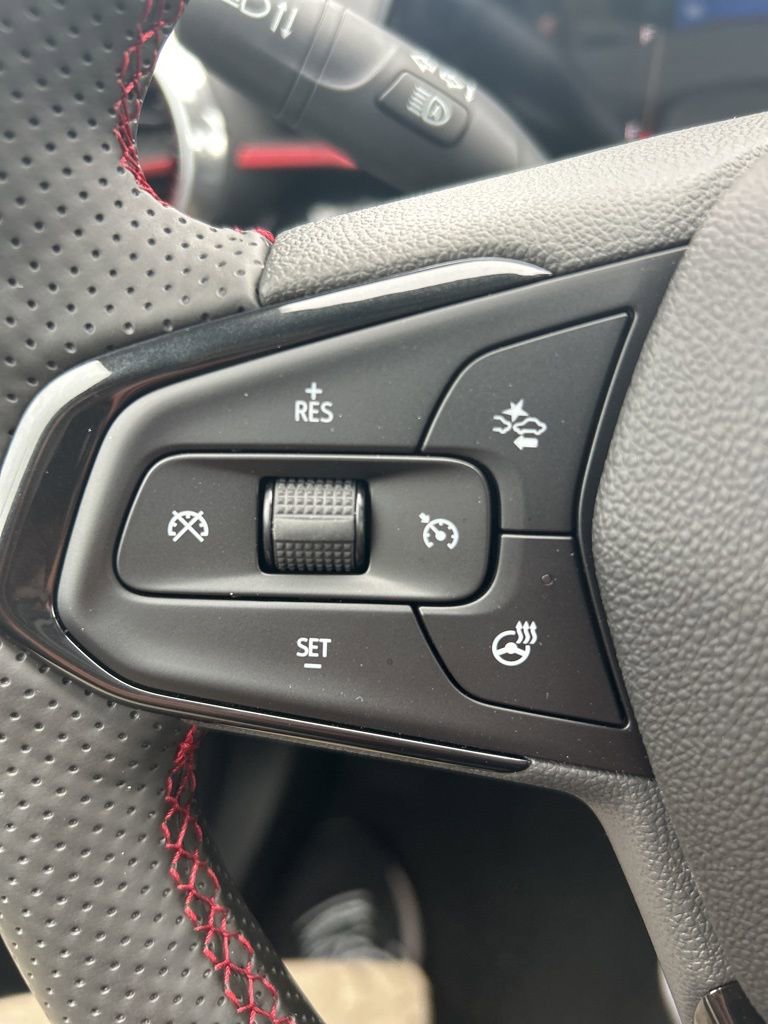 New 2026 Chevrolet Trax RS w/ Sunroof Package FWD image 35