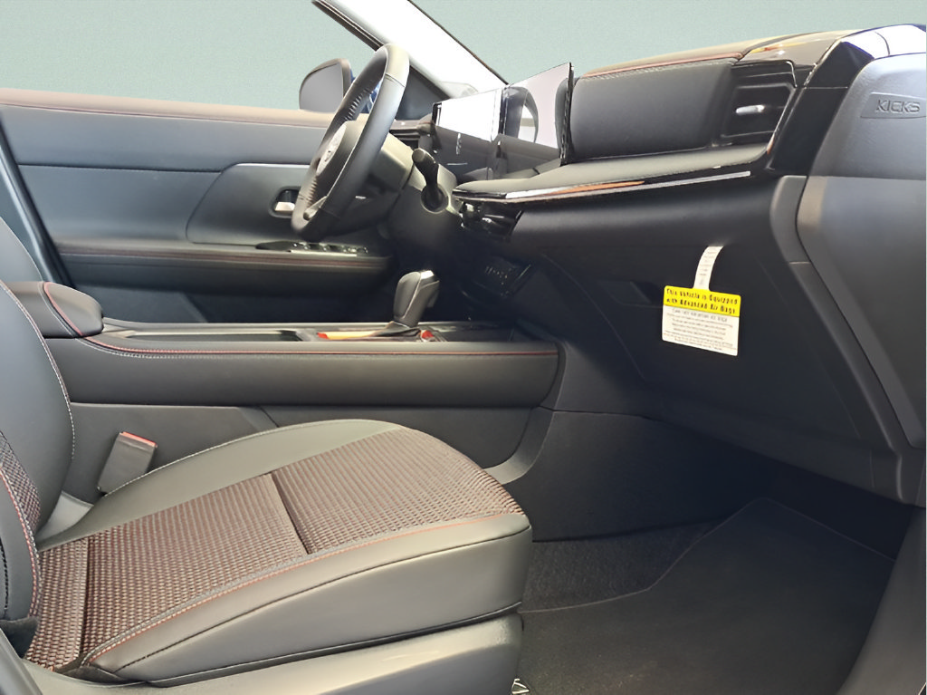 Certified 2025 Nissan Kicks SR FWD image 11