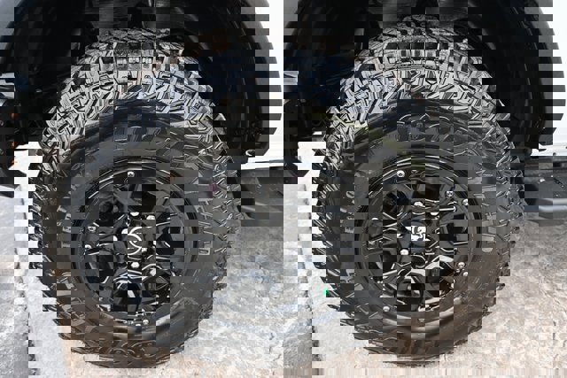 Used 2023 Ford Bronco Wildtrak image 12