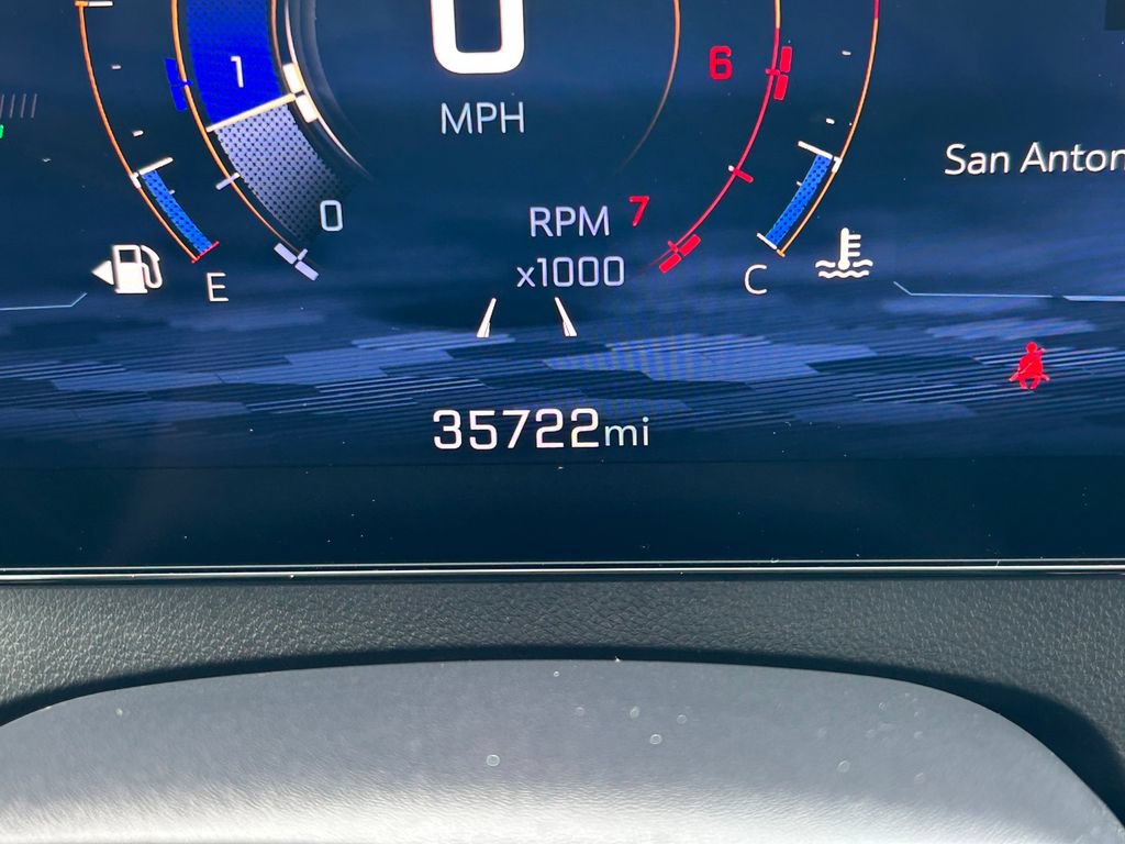 Used 2025 Chevrolet Traverse LT FWD image 34