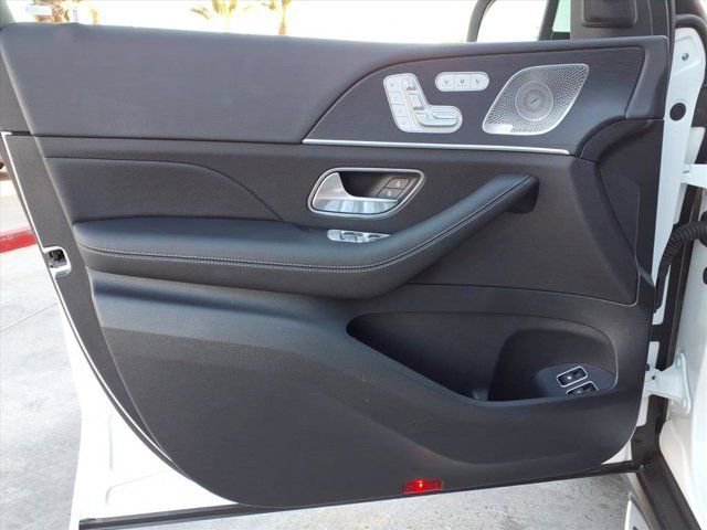 Used 2025 Mercedes-Benz GLE 450e 4MATIC image 12