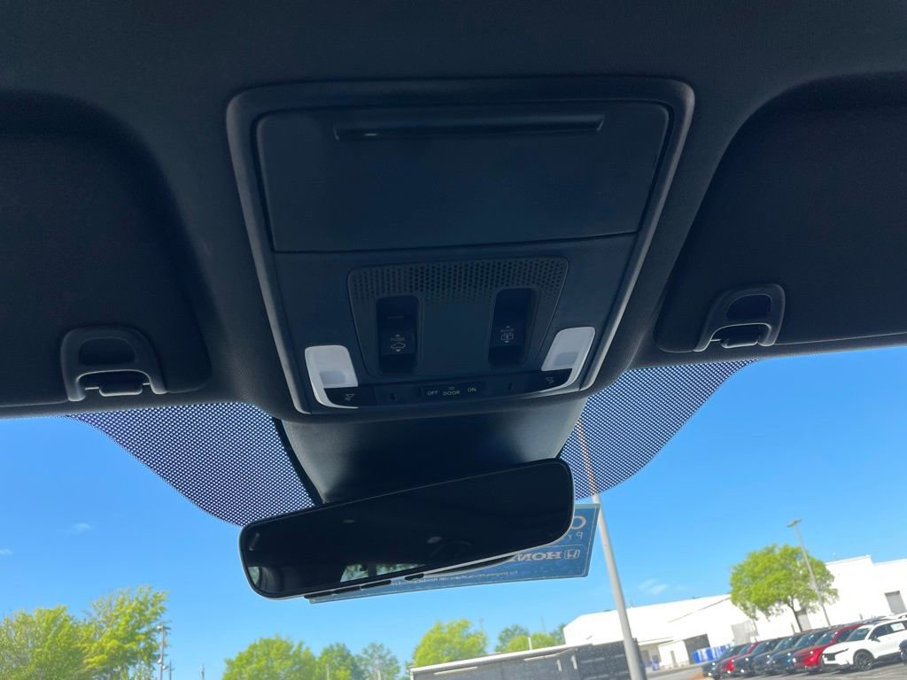 Certified 2025 Honda Pilot Black Edition image 16