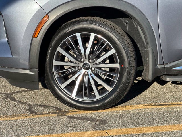 Certified 2023 INFINITI QX60 Sensory w/ Vision Package AWD/4WD image 2