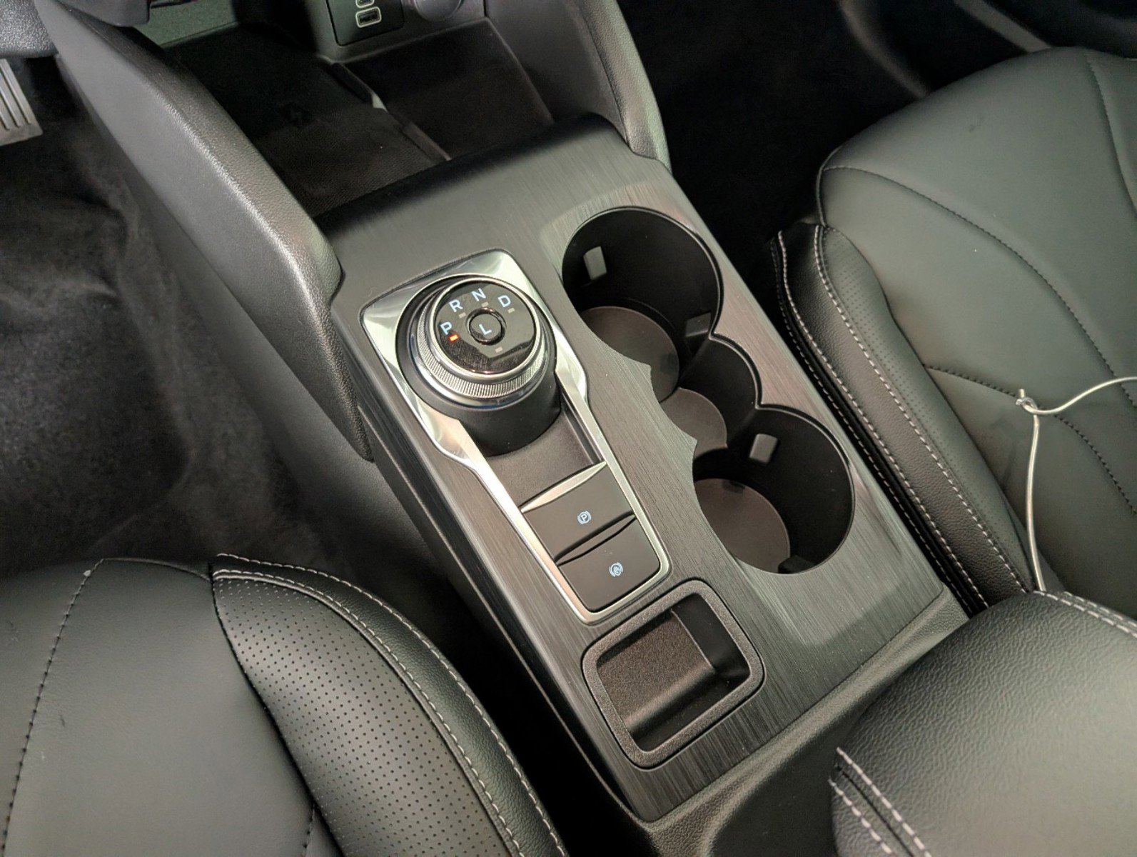 New 2025 Ford Escape SE w/ PHEV Premium Package image 18