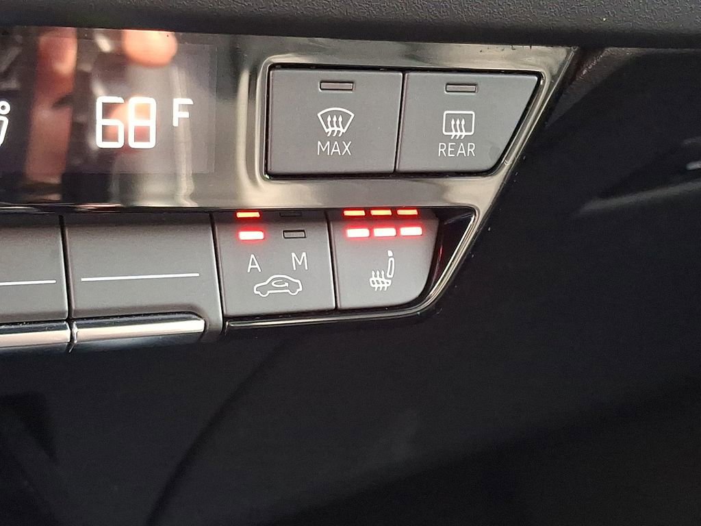 Used 2022 Audi Q4 e-tron Premium Plus w/ Premium Plus image 27