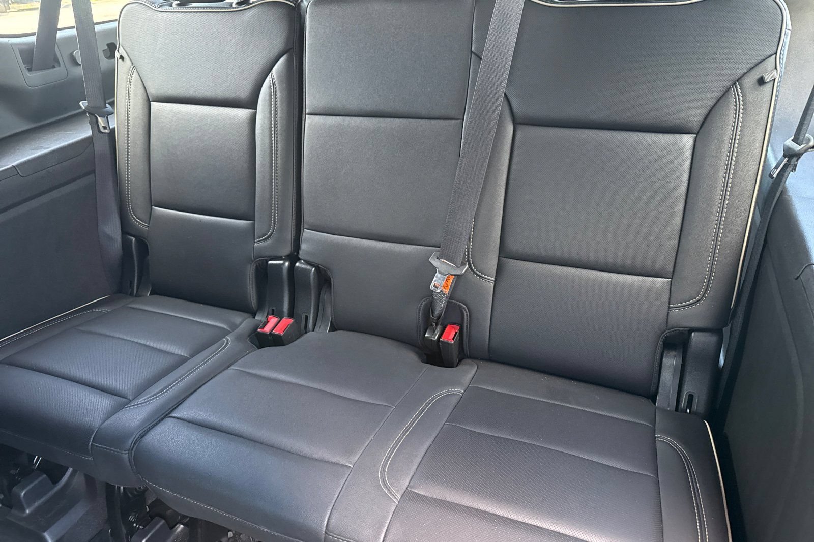 Used 2023 Chevrolet Suburban Premier AWD/4WD image 17