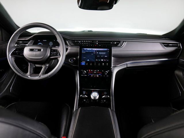 Used 2023 Jeep Grand Cherokee Overland image 12