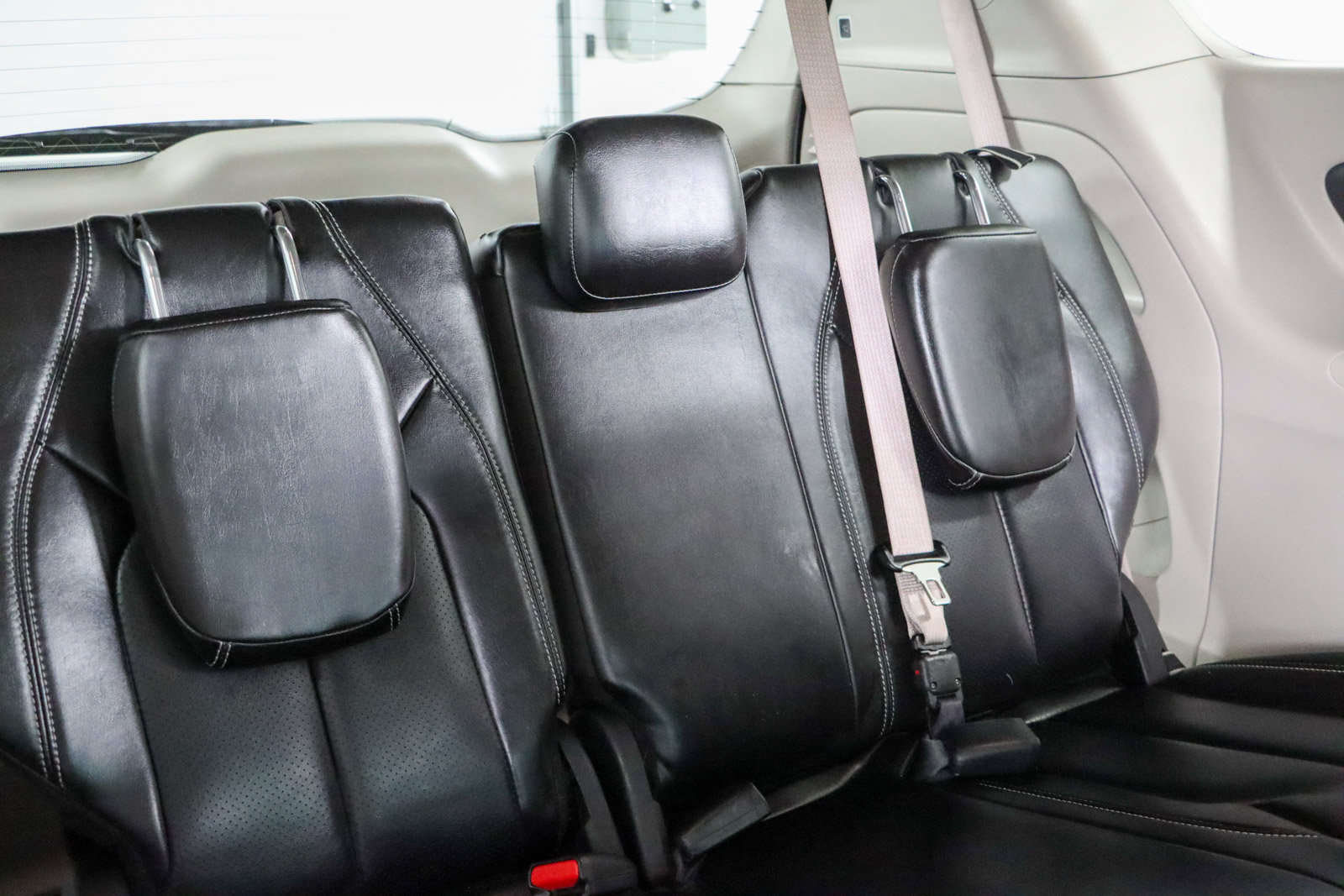 Used 2023 Chrysler Pacifica Touring-L FWD image 29