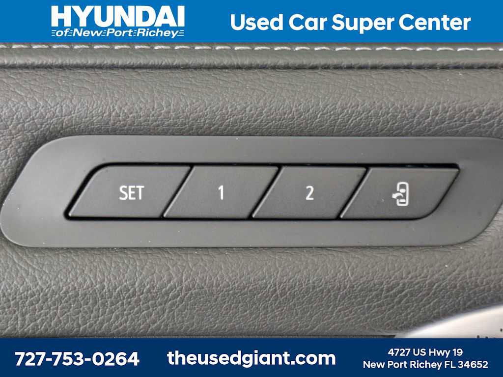 Used 2025 Cadillac CT4 Premium Luxury RWD image 21