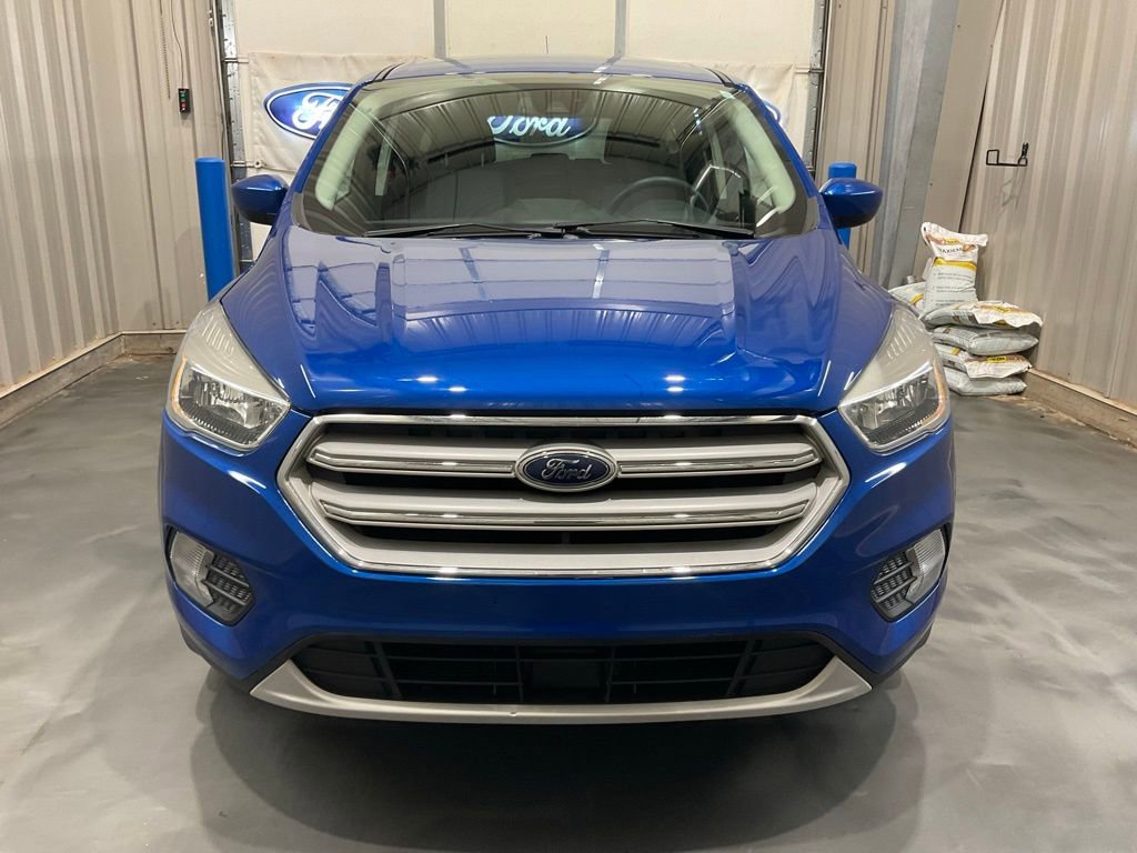 Used 2019 Ford Escape SE image 2