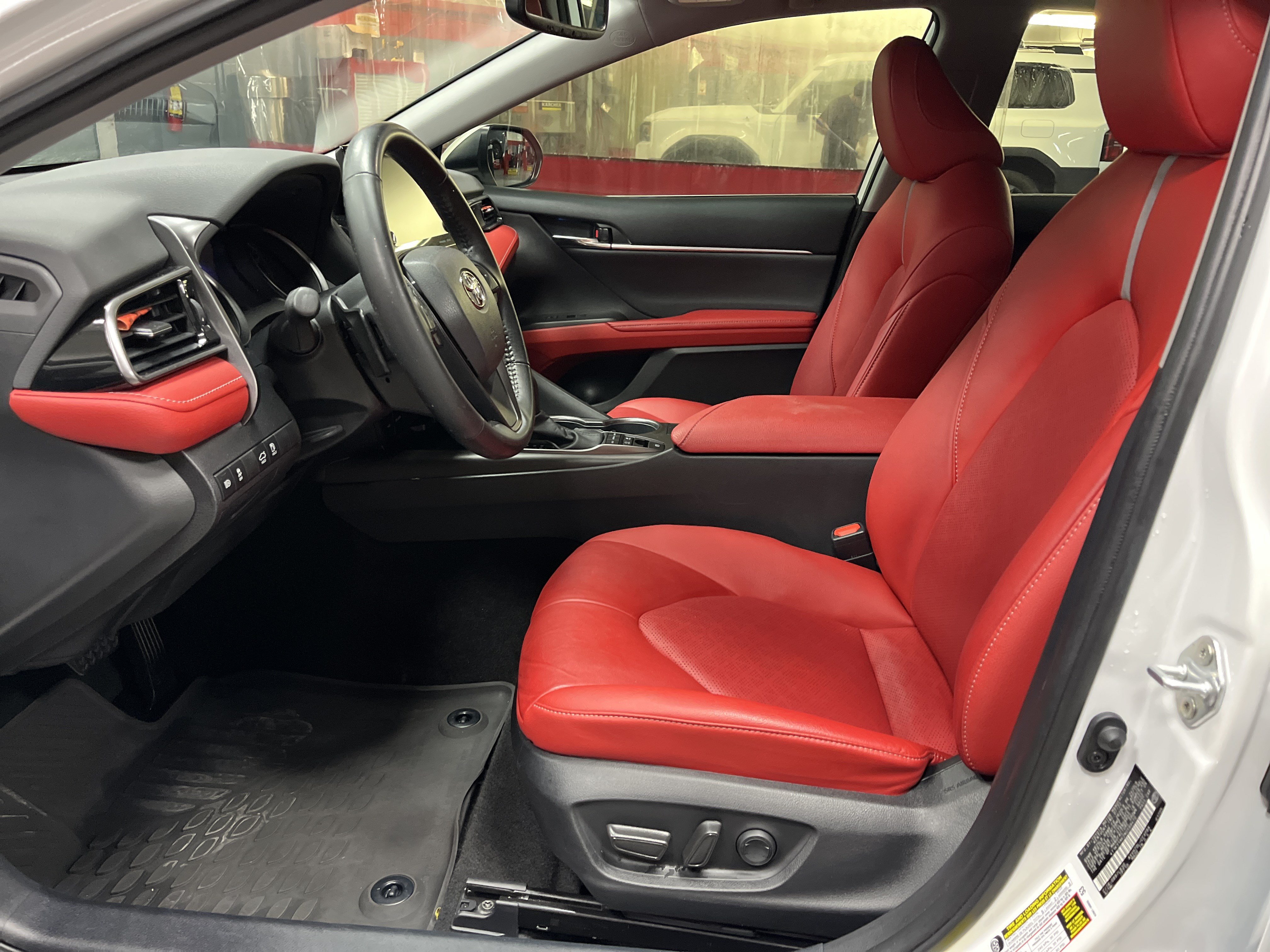 Used 2022 Toyota Camry XSE FWD image 16