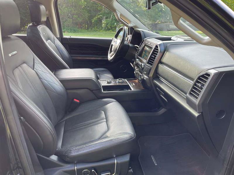 Used 2018 Ford Expedition Max Platinum AWD/4WD image 30