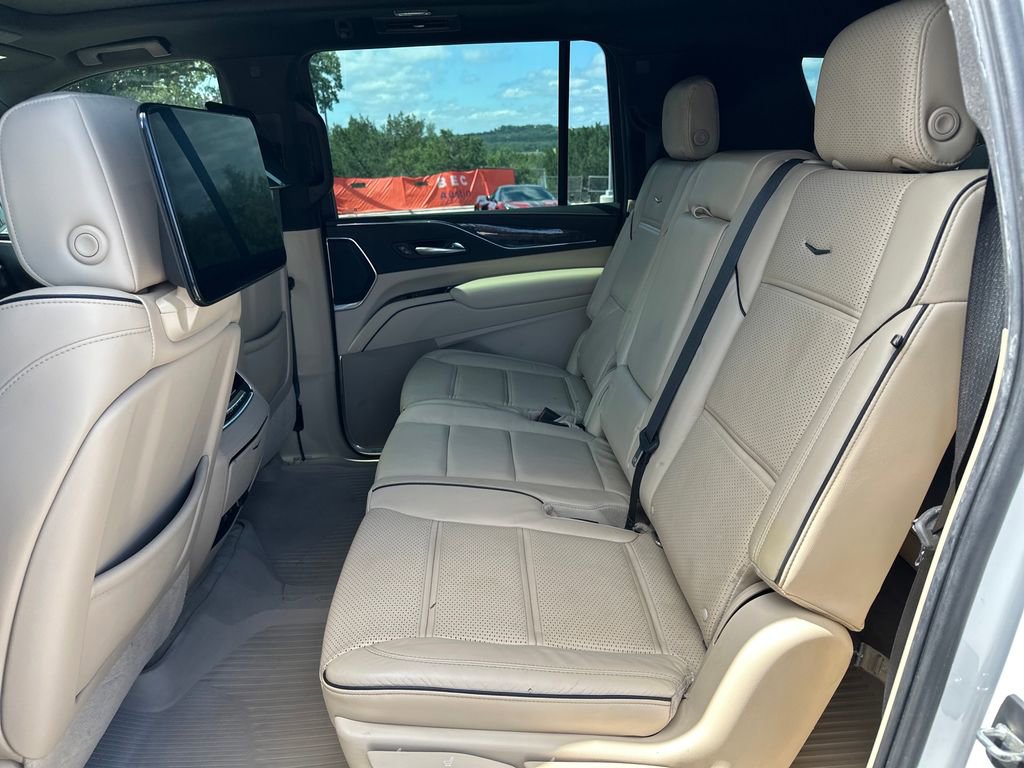 Used 2021 Cadillac Escalade ESV Premium Luxury AWD/4WD image 37