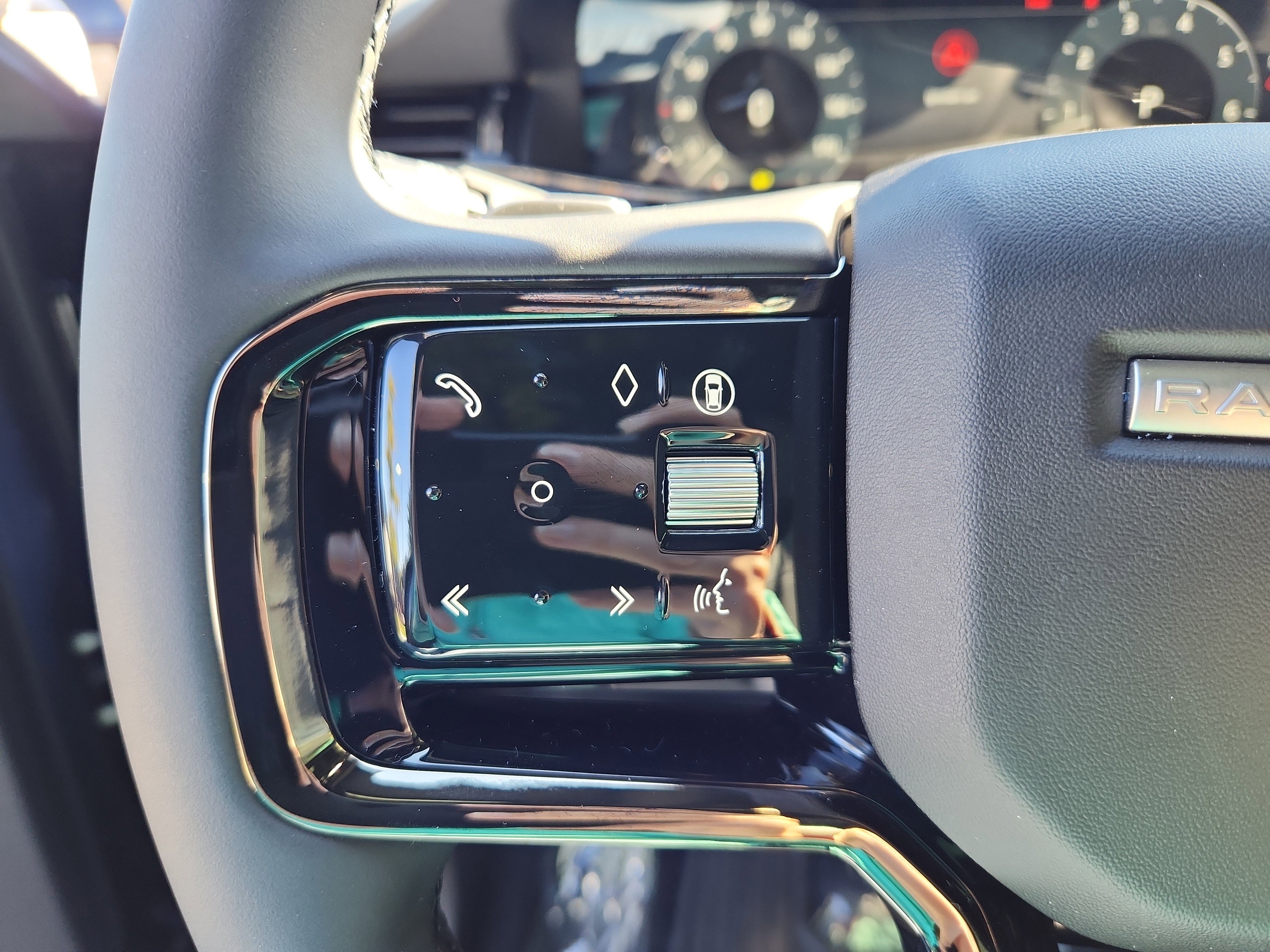 New 2026 Land Rover Range Rover Evoque S image 19