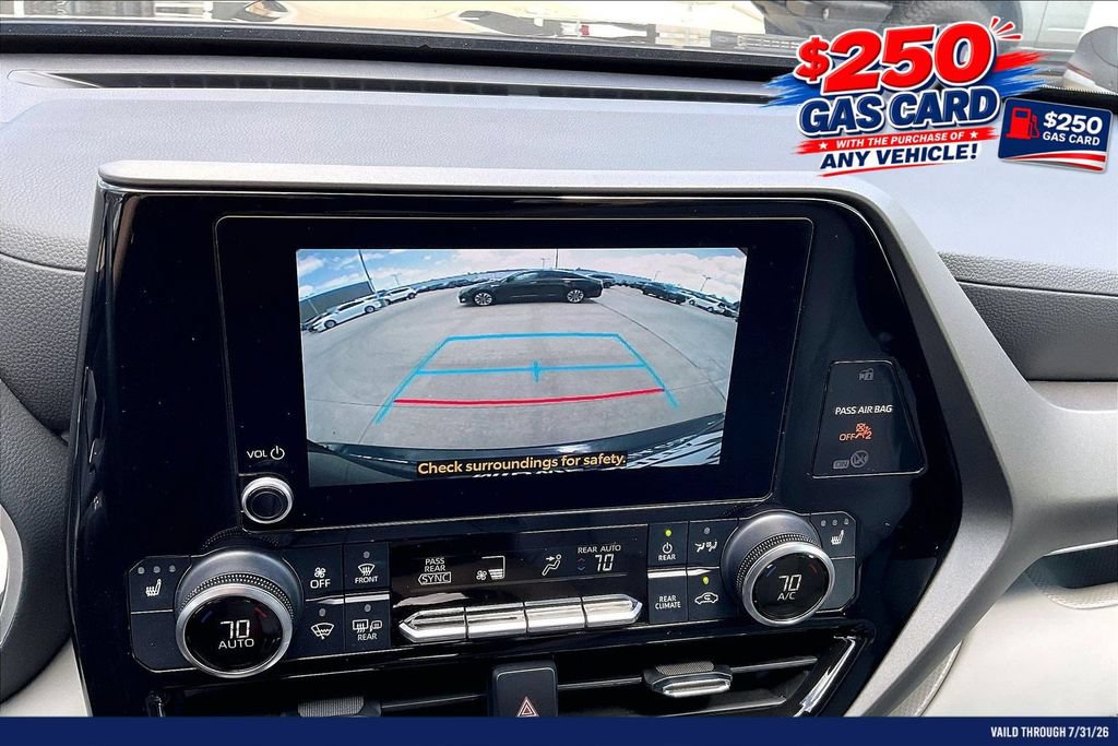 Used 2023 Toyota Highlander XLE AWD/4WD image 21