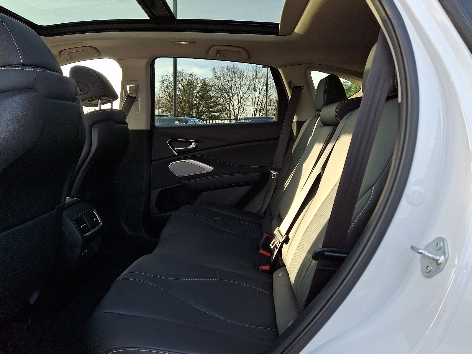 Used 2022 Acura RDX w/ Technology Package AWD/4WD image 10