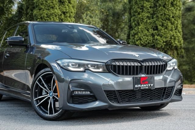 Used 2022 BMW 330e w/ M Sport Package RWD image 6