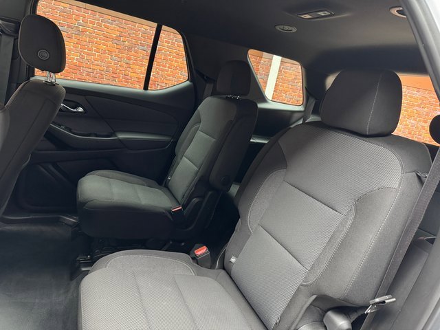 Used 2023 Chevrolet Traverse LT image 25