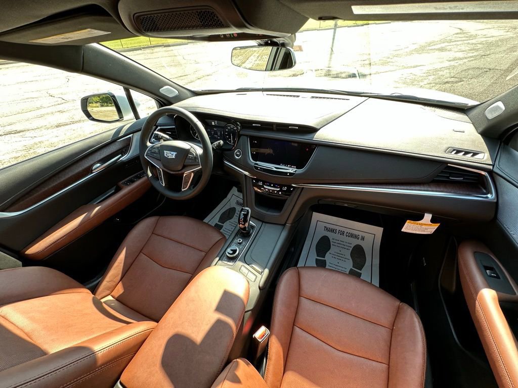New 2025 Cadillac XT5 Sportv image 9