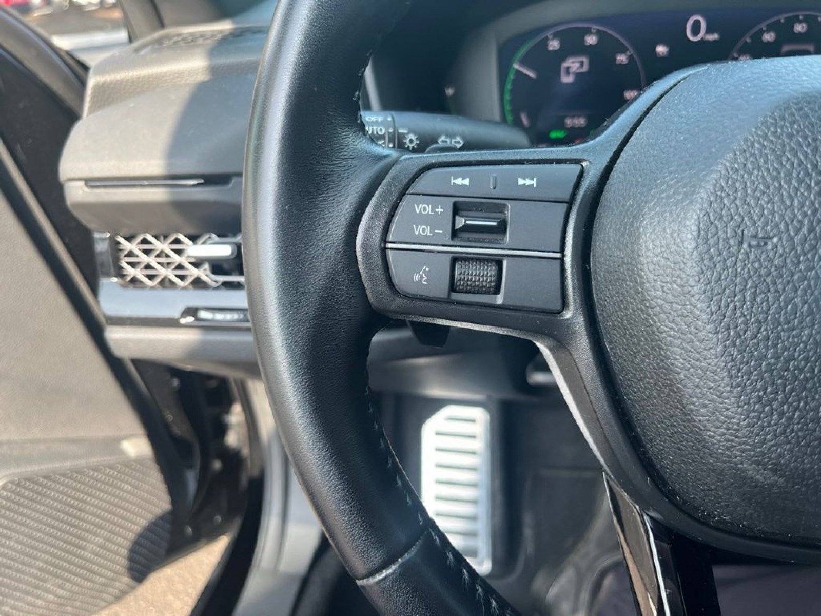 Used 2023 Honda Accord Sport image 14