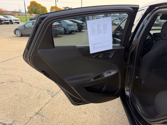 Used 2018 Chevrolet Malibu LT w/ Redline Edition FWD image 33